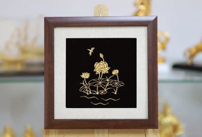 Top tranh hoa sen mạ vàng