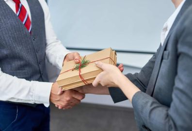 employee gifts d6d2cd99