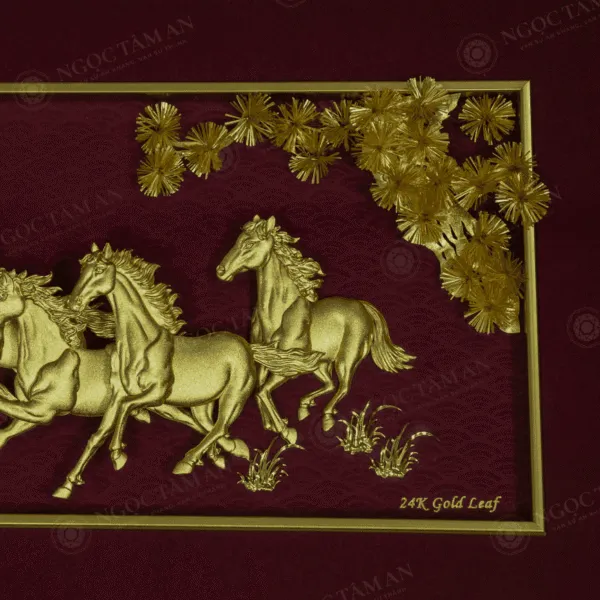 Chi tiết cây tùng trong tranh bát mã truy phong