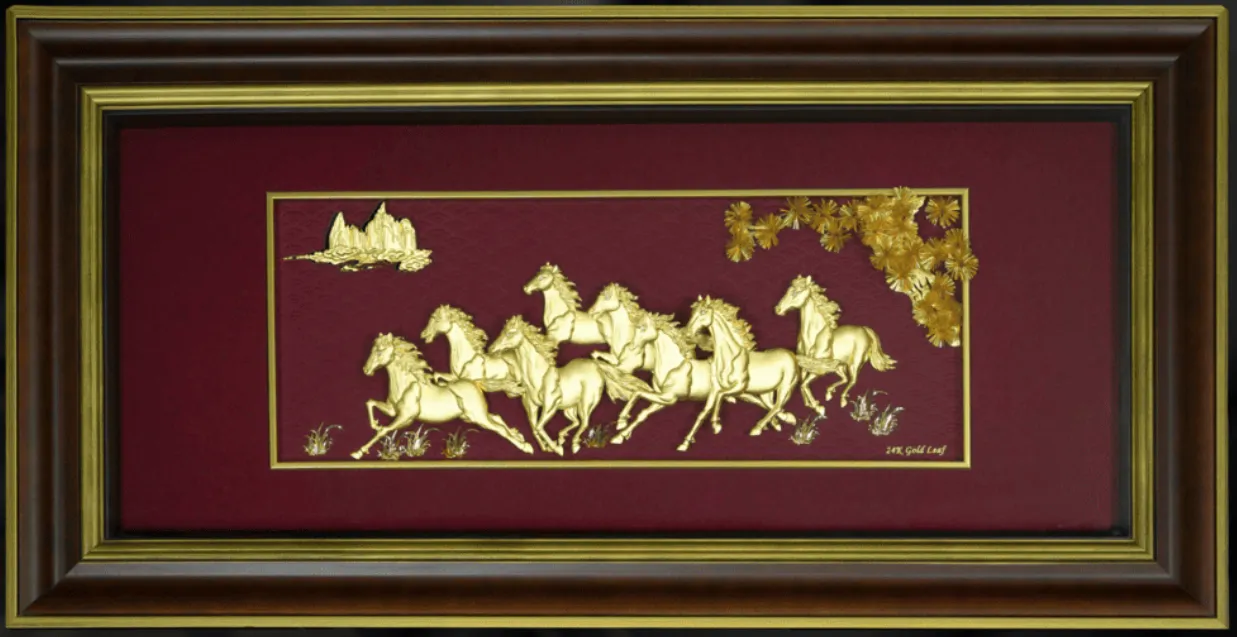 Tranh Bát mã truy phong dát vàng 24K (42x81cm nền đỏ)