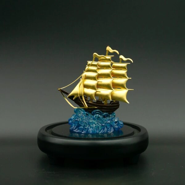 Mô hình thuyền buồm mạ vàng 24K cỡ nhỏ