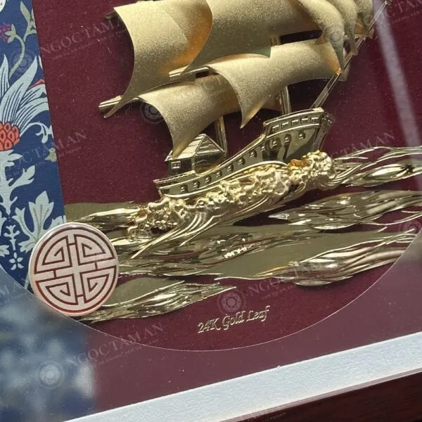 Chi tiết hình ảnh con thuyền của tranh thuận buồm xuôi gió