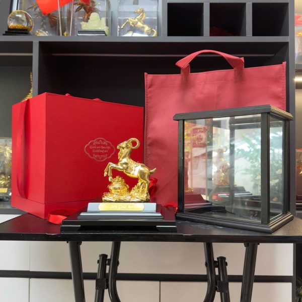 Tượng dê dát vàng 24K