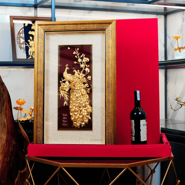 Tranh đôi công Vinh Hoa Phú Quý dát vàng (nền đỏ) kèm hộp quà 