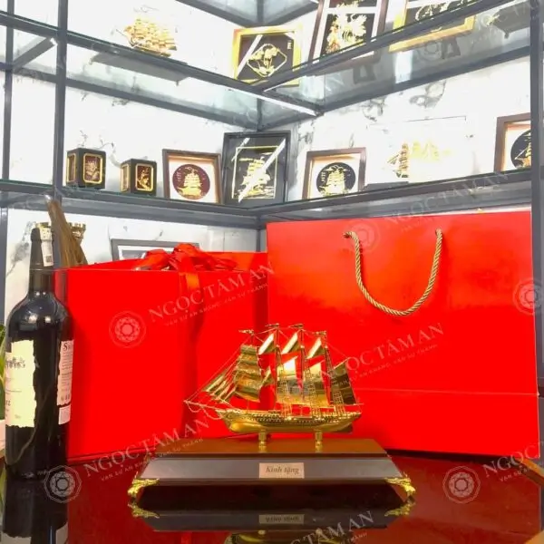 19 mo hinh thuyen buom ma vang 24k co trung