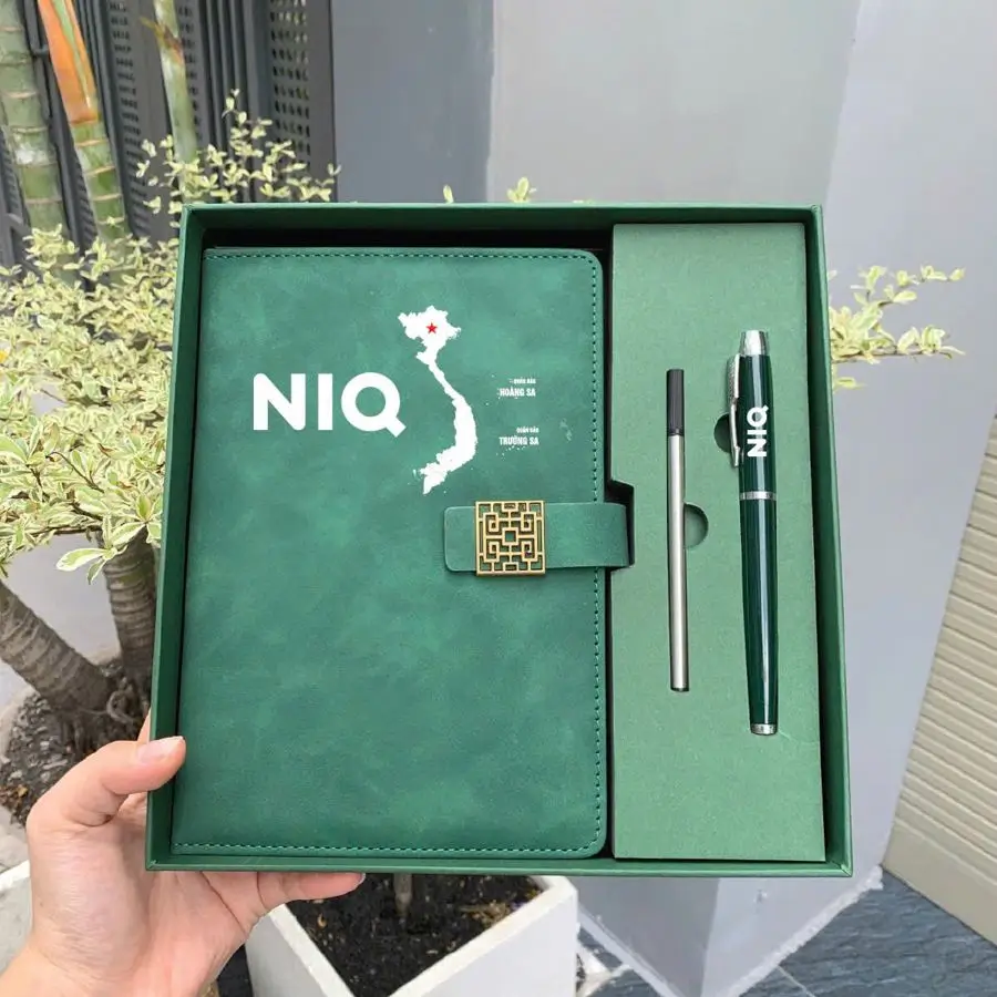 5 mau qua tang so da but ky hop dung in logo