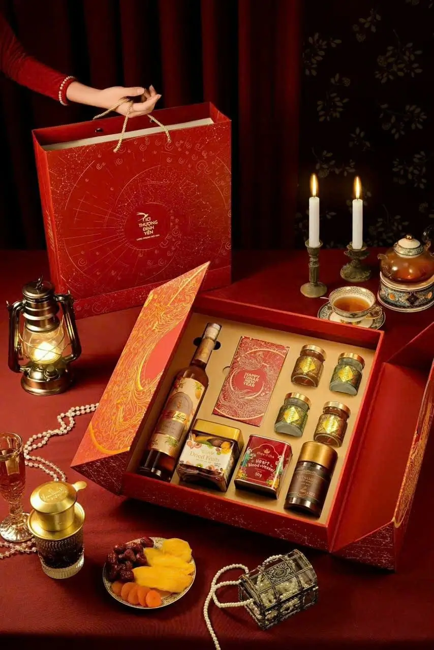 7 set qua tet gom ruou mut hat va nuoc yen