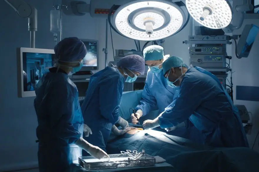 15+ quà tặng bác sĩ ý nghĩa, tinh tế và phù hợp trong mọi dịp (2026) Nên tặng quà gì cho bác sĩ thay lời cảm ơn?