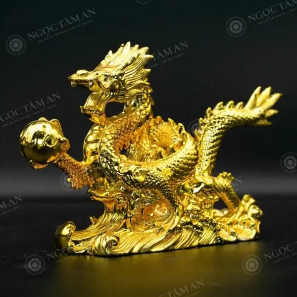 Tượng rồng mạ vàng