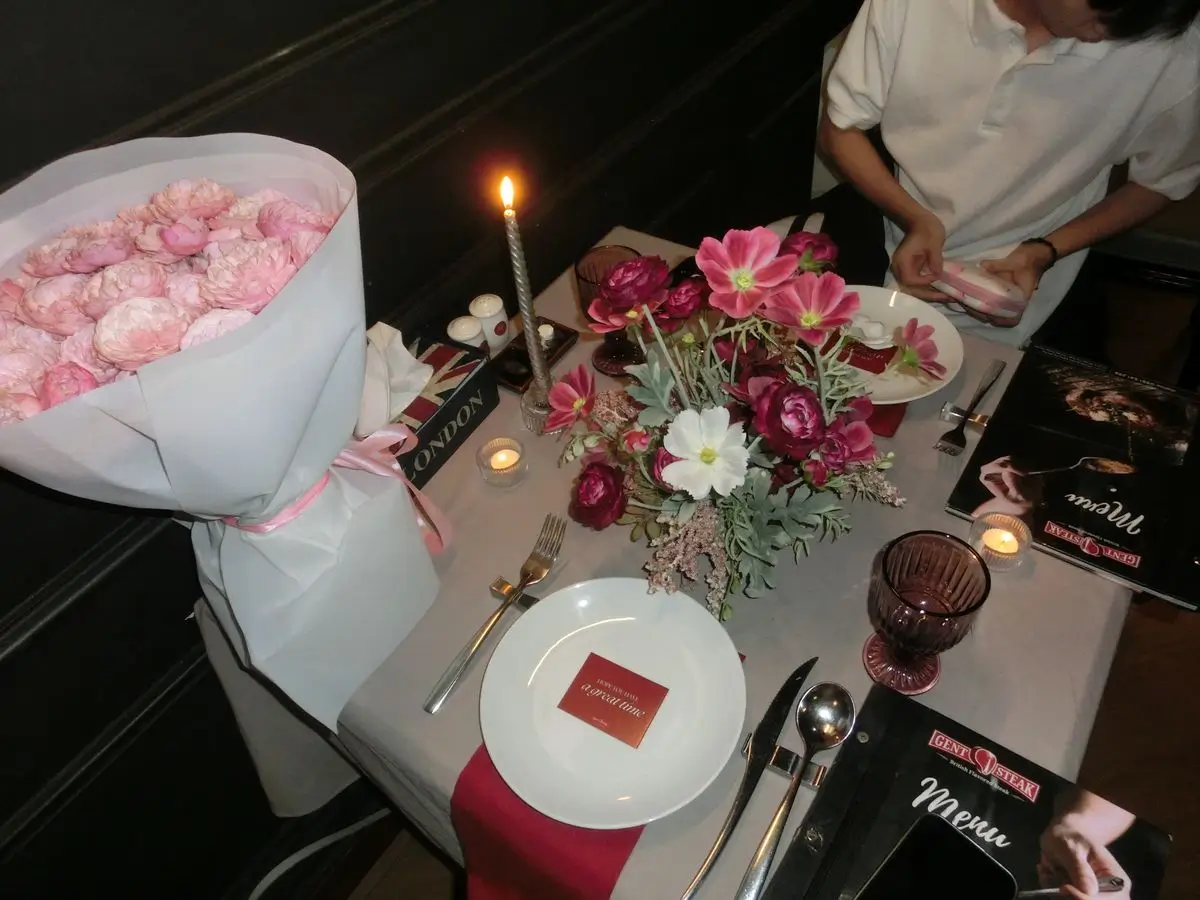 Buổi date tại nhà hàng