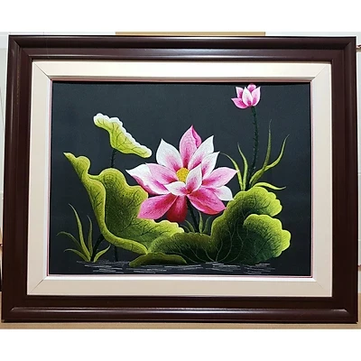 Tranh Hoa sen thêu tay