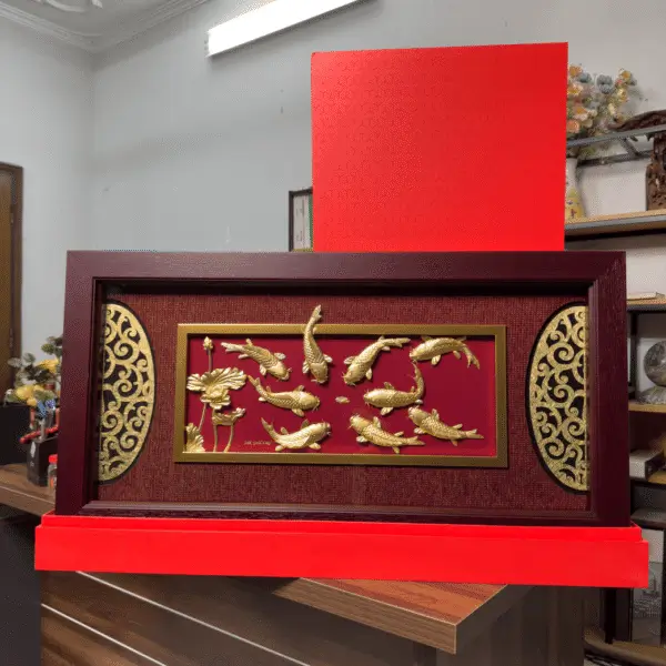 Tranh Cửu Ngư Quần Hội dát vàng 24K