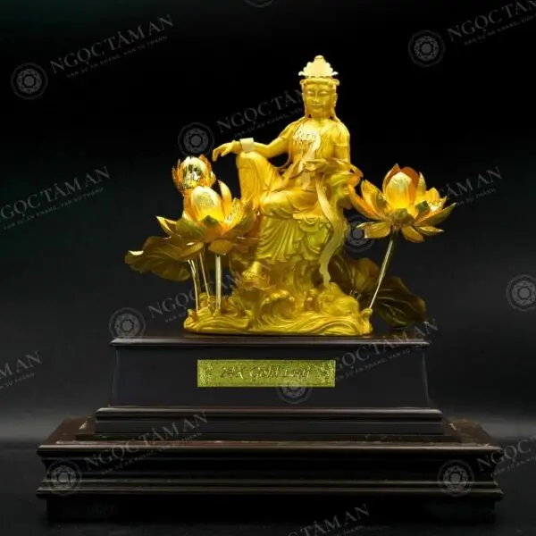 Tượng Phật bà Quan âm dát vàng 