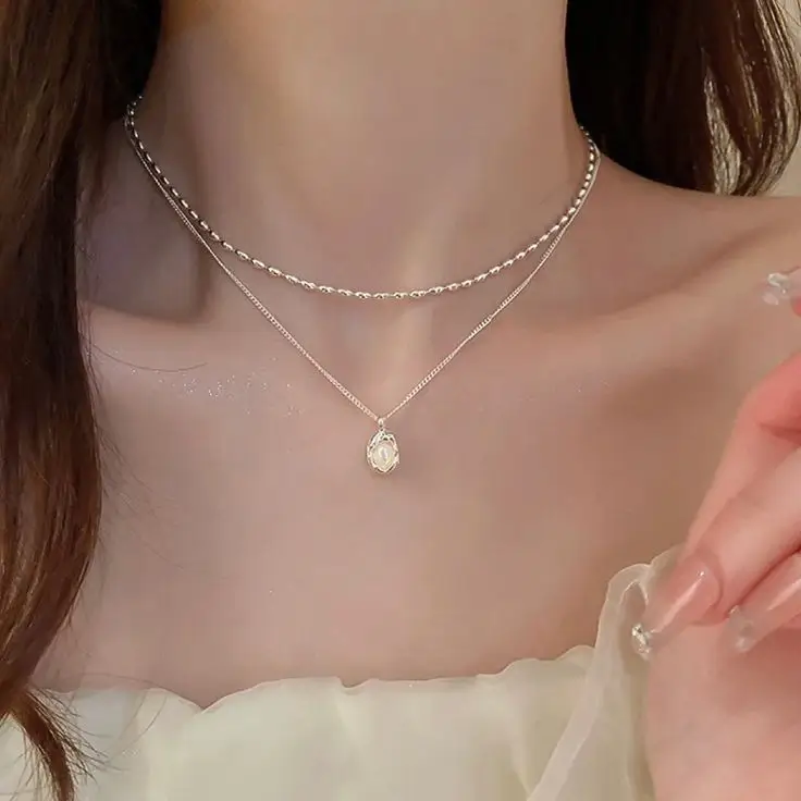 15+ quà tặng bạn gái ý nghĩa, tinh tế và dễ “ghi điểm” trong mọi dịp (2026) 3 vong co thanh lich cho nu