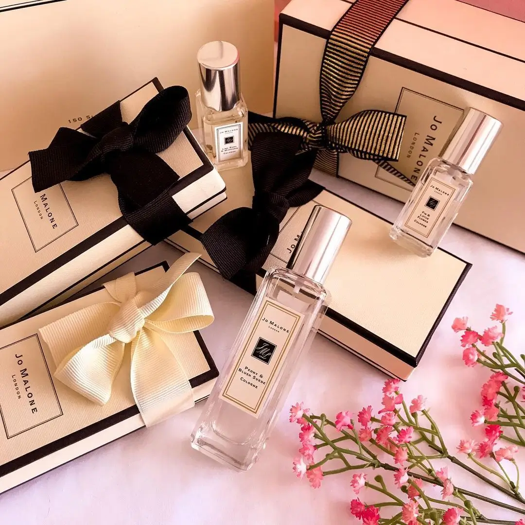 15+ quà tặng bạn gái ý nghĩa, tinh tế và dễ “ghi điểm” trong mọi dịp (2026) 7 bo my pham dior gom son phan mat phan phu cushion
