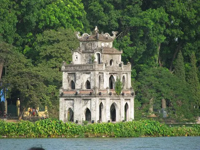 Tháp Rùa Hồ Gươm: Tìm Hiểu Về Lịch sử và giá trị văn hóa Phong cảnh Tháp Rùa Hồ Gươm