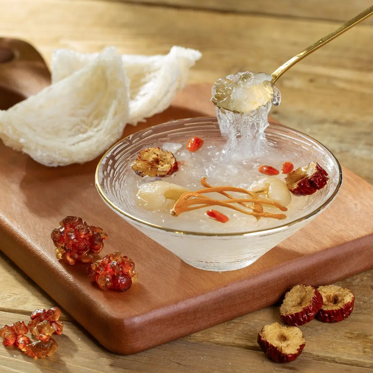 Quà tặng 20/10: 30+ gợi ý ý nghĩa, tinh tế và dễ chọn nhất Yến chưng tốt cho sức khỏe