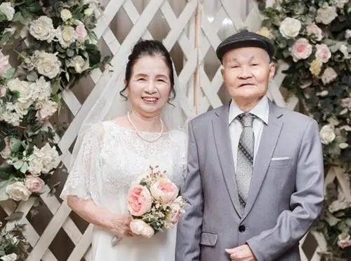 Quà tặng 20/10: 30+ gợi ý ý nghĩa, tinh tế và dễ chọn nhất Video kỷ niệm ngày cưới cho ông bà, cha mẹ