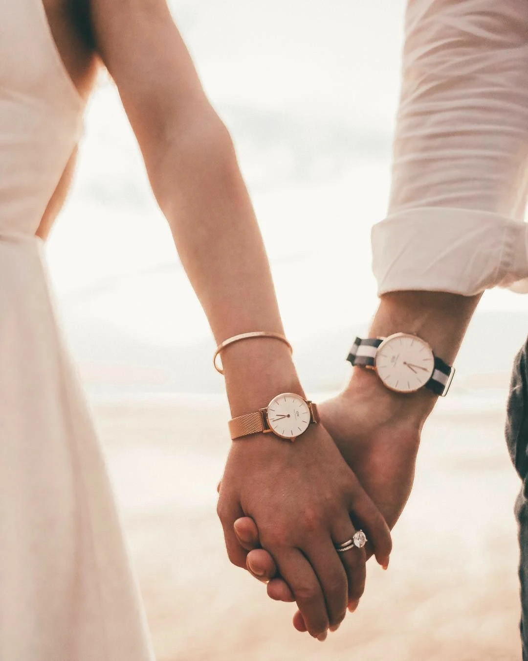 Kỷ niệm ngày cưới là gì? Các mốc năm và gợi ý quà tặng Đồng hồ cho cặp đôi