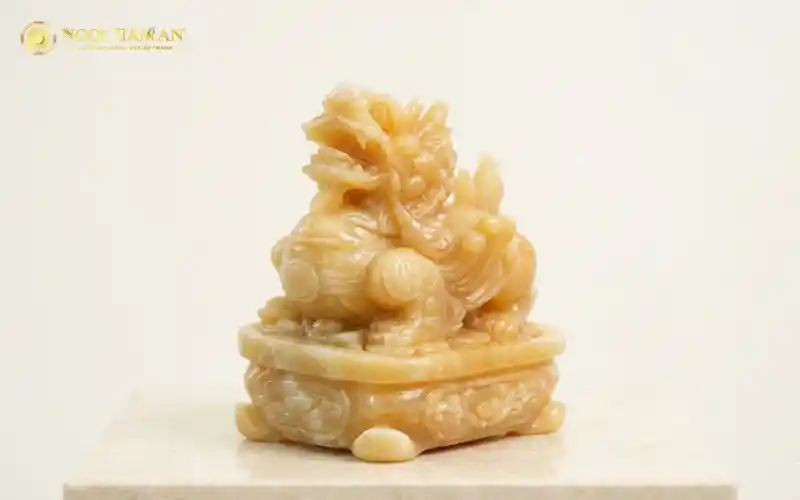 Tỳ Hưu là linh vật phong thủy có khả năng chiêu tài, hút lộc, trấn trạch, bảo vệ gia chủ khỏi những điều không may