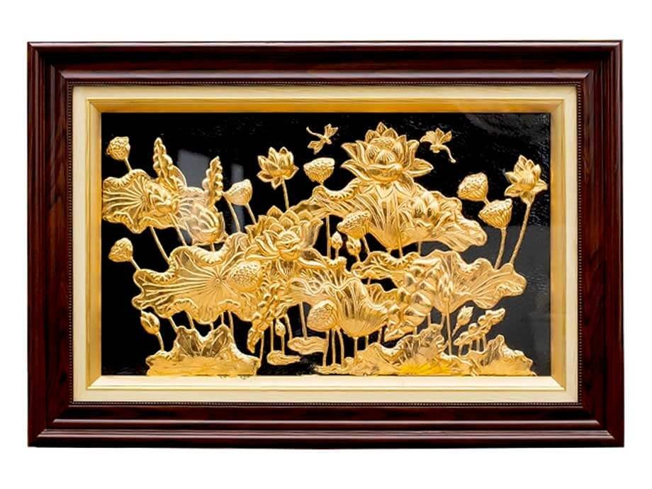 Tranh hoa sen mạ vàng 24k mang ý nghĩa của sự thanh tao