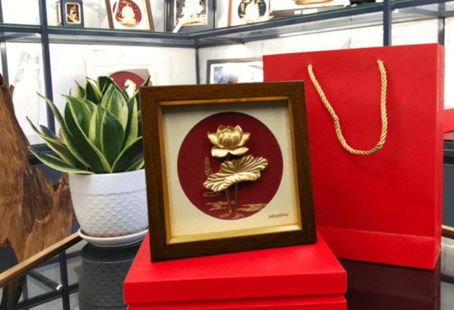 Tranh hoa sen size vừa để bàn