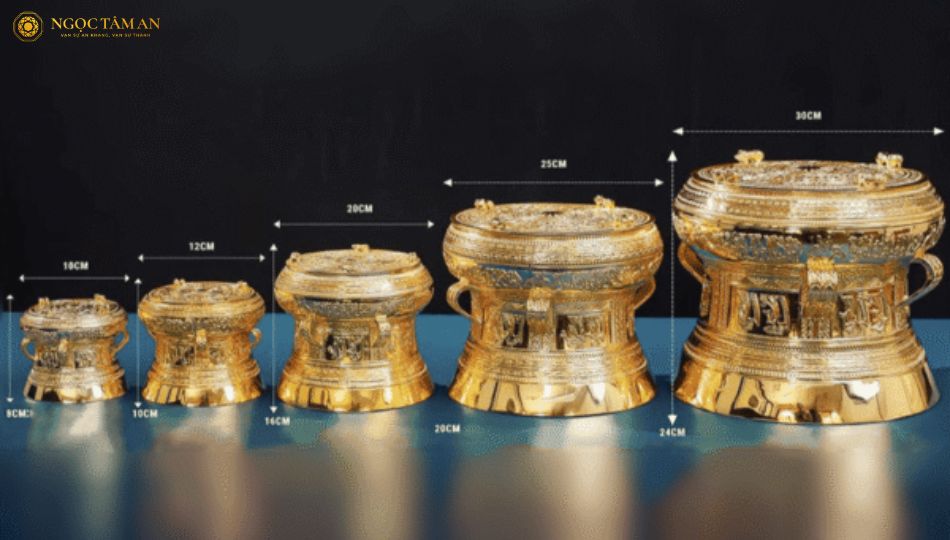 Trống đồng mạ vàng món quà ý nghĩa mang bản sắc dân tộc có thể dành tặng các thầy cô giáo nước ngoài